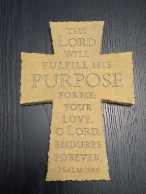 2003 Zondervan wall cross featuring the text of Psalm 138:8